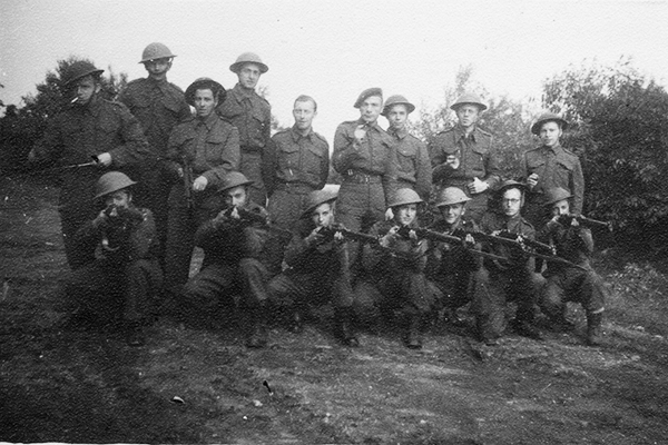 jean_dufays_ groupe militaire600 -400